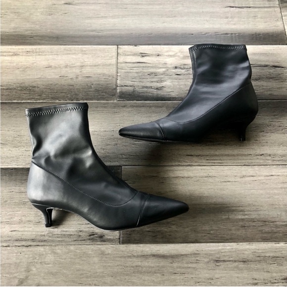 Journee Collection ‘Jadde’ Black Sock Style Booties w/ Kitten Heel & Pointed Toe - Picture 2 of 11